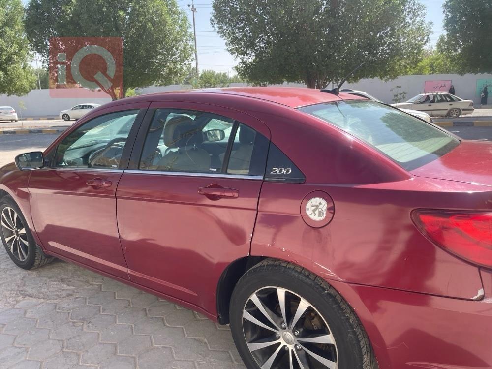 کرایسلەر 200